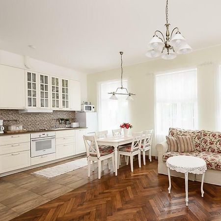 Roosi Apartment Parnu Luaran gambar